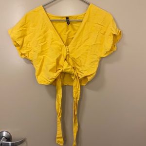 Small yellow Zara crop top